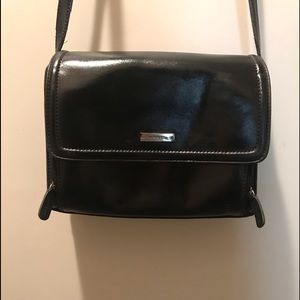 Liz Claiborne shoulder handbag-pockets displayed